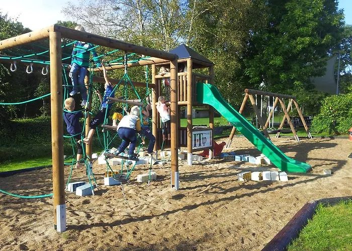Parque de Campismo & *